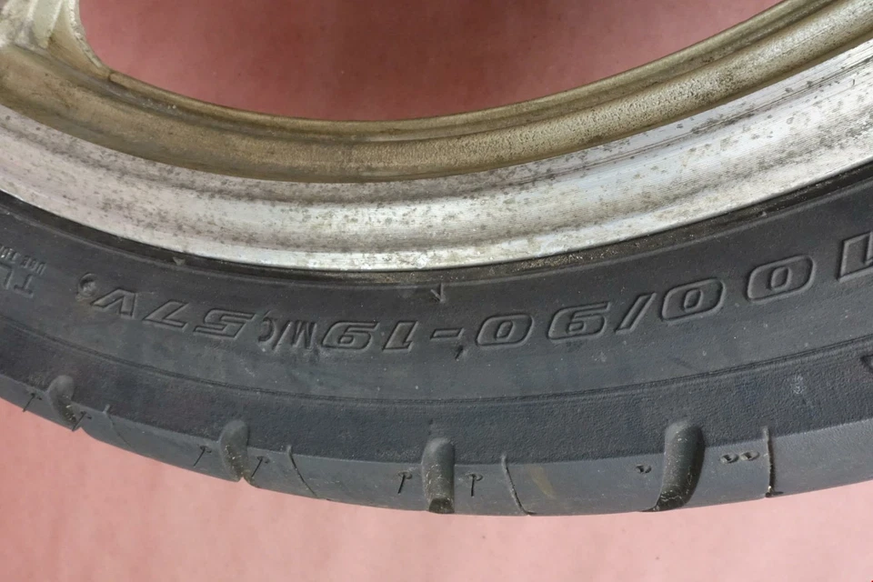 1986-1999 Yamaha VIRAGO 1100 XV1100 Front Wheel Rim Tire 100/90-19 - Image 2 of 4