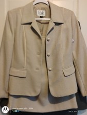 Le Suit 2-Piece Cream Skirt Jacket Sz 10P Lined Cream Pockets