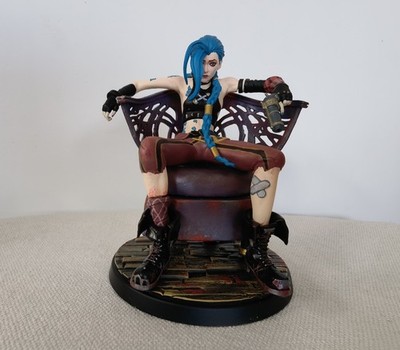 3D Druck + handbemalt, Jinx auf Stuhl Statue, Arcane League of Legends Serie