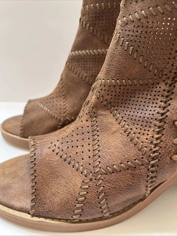 Not Rated Women’s 10 Peep Toe Sandal Bootie Brown Stitching Side Zip Side Laced  - Image 3 of 4