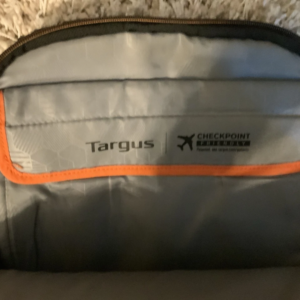 Mochila Targus 15.6" CitySmart™ Advanced Checkpoint-Friendly TSB894 Foto 3 de 4