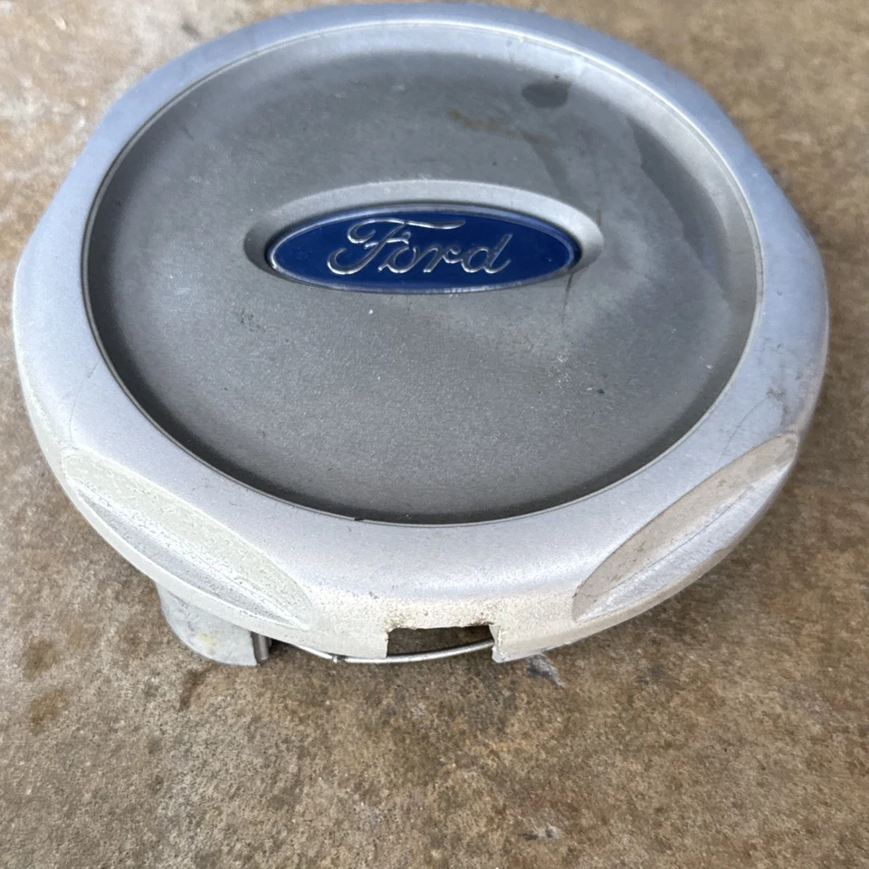 Ford Explorer Sport Trac center cap 2001-2005 OEM (Plastic) - Image 2 of 3