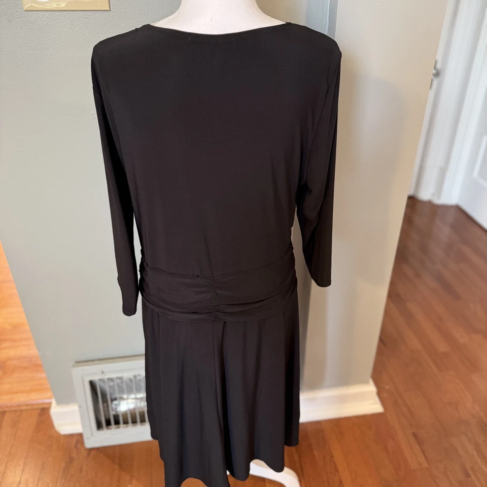 NY COLLECTION Women's 1X Black Stretchy Faux Wrap Midi 3/4 Sleeve Dress - Image 3 of 4