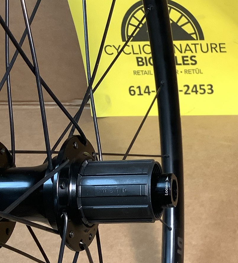 DT Swiss R470 700c 11 Speed 140mmx 12mm thru axle center