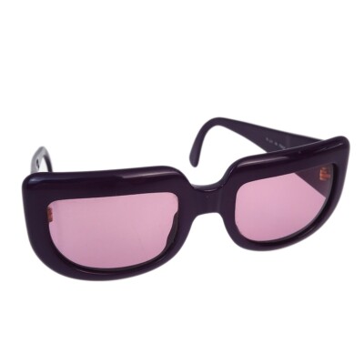 CHANEL 紫 サングラス スクエア型 ケース付属 05979 93230 CHANEL 紫 サングラス スクエア型 ケース付属 05979 93230