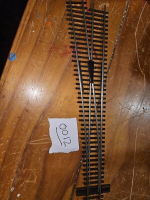 CODE 83, HO SCALE, LEFT SWITCH, SEE PHOTOS FOR DETAILS SOLD AS PICTURED