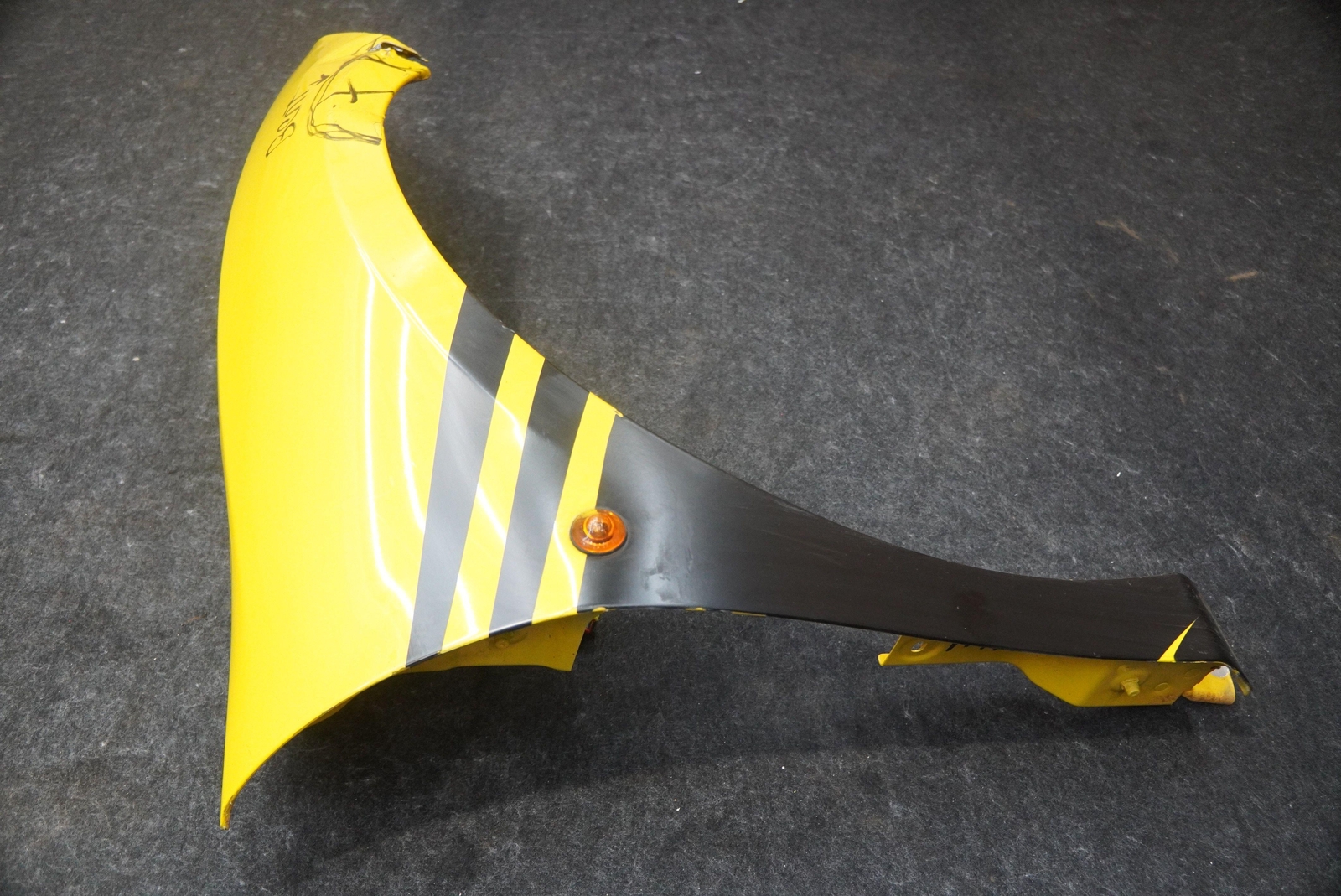 Front Right Fender Wing Panel Yellow 88858011 Ferrari 488 Challenge 2018 *Note*