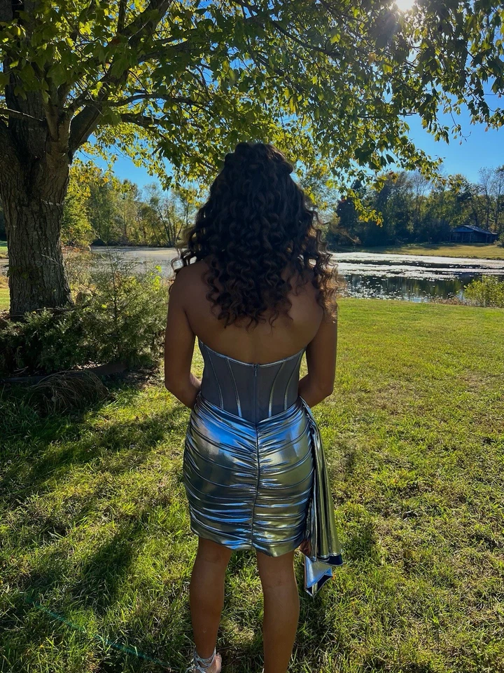 Vestido de fiesta Sherri Hill talla 4 Foto 3 de 4