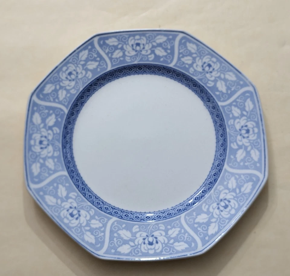 Vajilla: Corona by F WINKLE - Plato de cena 9 3/4"" - Usado. Foto 2 de 4