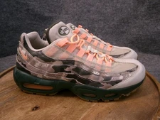 Nike Air Max 95 Essential Camo Desert Sand Sunset Tint Size 9 US Shoe AQ6303-001