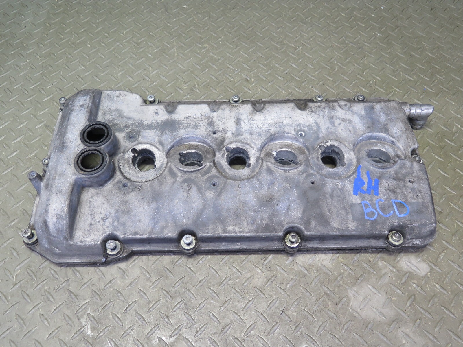 2006-2012 BENTLEY FLYING SPUR 6.0L ENGINE MOTOR RIGHT SIDE VALVE COVER