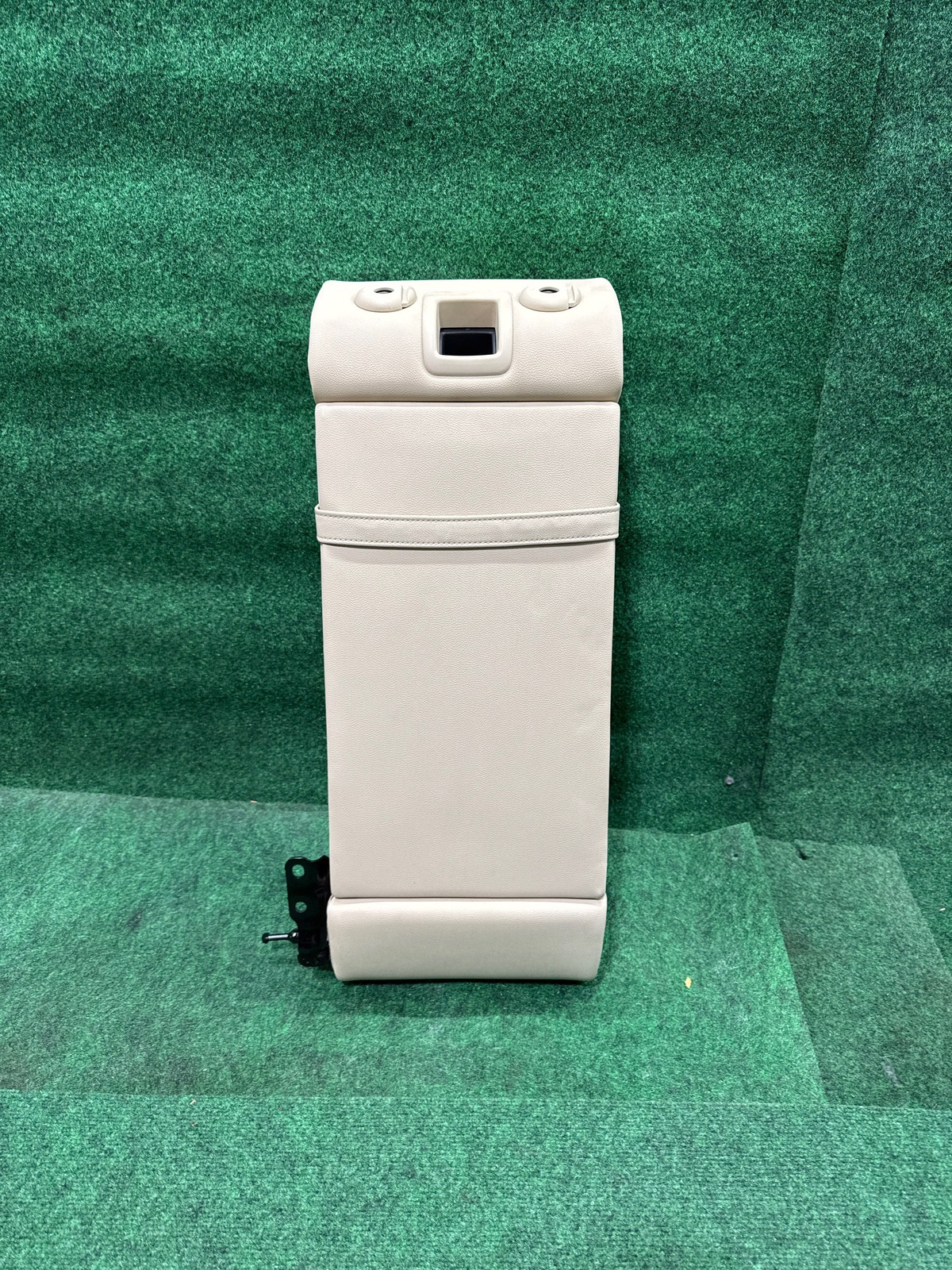 2017-2023 BMW 530i Rear Central Seat Canberra Beige OEM 52207437286 52207443111