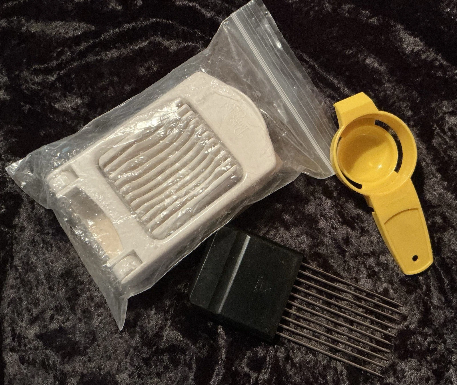 PAMPERED CHEF Egg Slicer, Hold’N Slice Kitchen Gadget, Tupperware Egg Separator
Opens in a new windo