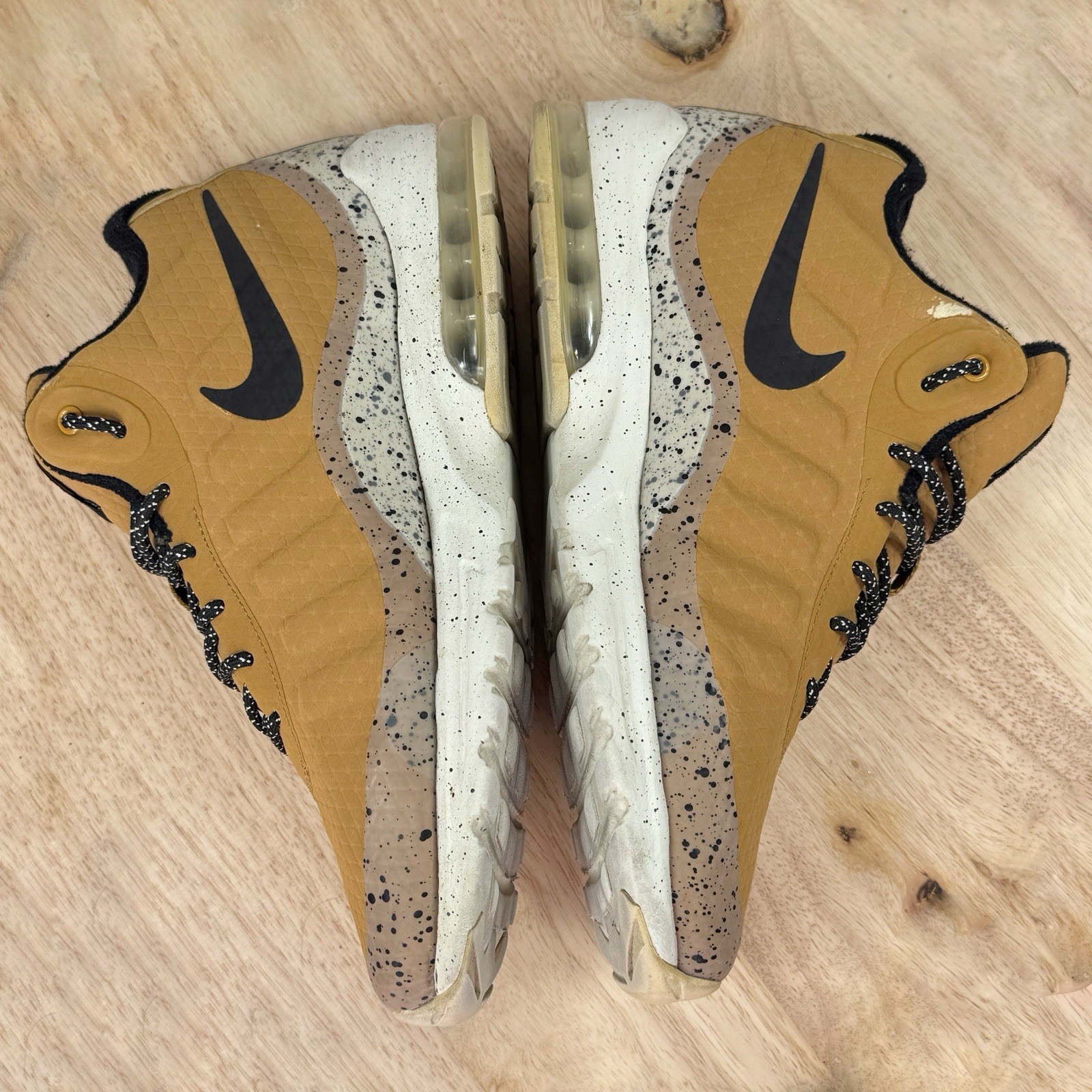 Nike Air Max Invigor Mid Sneakers Wheat Black Light Bone Tan Black Mens 9.5 thumbnail 5