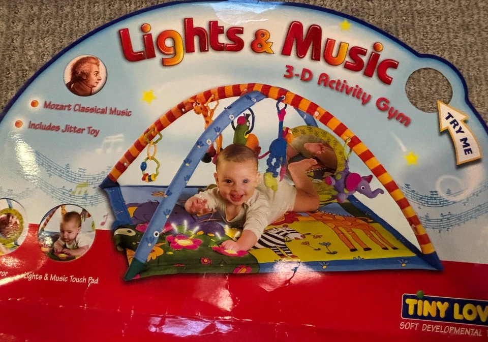 Alfombra de juego infantil súper de lujo para gimnasio de actividad 3D Tiny Love Gymini luces y sonidos Foto 2 de 4