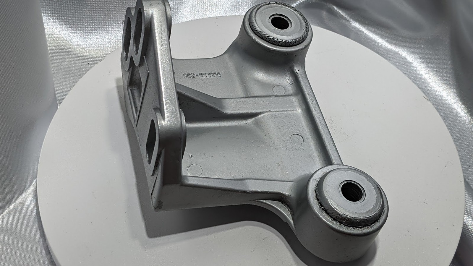 FERRARI 308 PARTS GTS AIR CONDITIONING compressor LOWER SUPPORT BRACKET 108056