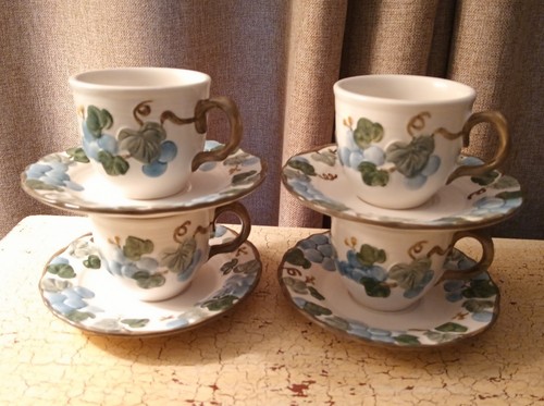 Vintage Poppytrail Metlox Sculpted Grapes Vines Cups And Saucers Set of 4 - 第 1/7 張圖片