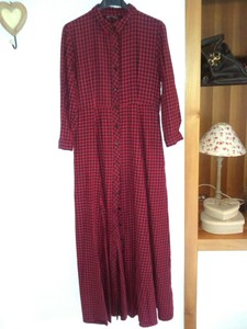 abito lungo rosso e nero