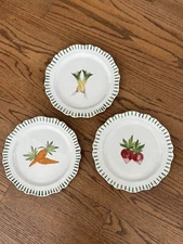 Set Of 3 Plates With Vegetables Handpainted In Italy For The Mane Lion