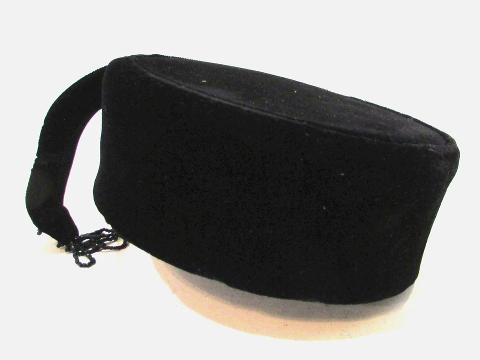 Sombrero para mujer vintage de terciopelo de fieltro negro diseñado por el estilista Chicago EE. UU. Foto 4 de 4