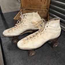 Vintage Chicago Roller Skate Co. Wooden Wheels Leather Size 11  Case