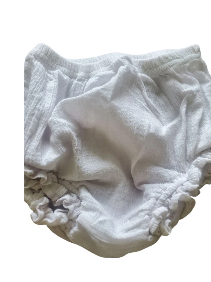Funda de pañales blanca suave Baby Bloomers - muselina de algodón, cintura elástica y volante... Foto 3 de 3