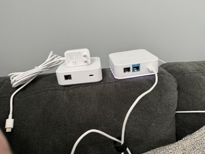 Ubiquiti Labs AFi-INS-P AmpliFi Instant Mesh Point and AFi-INS-R Router