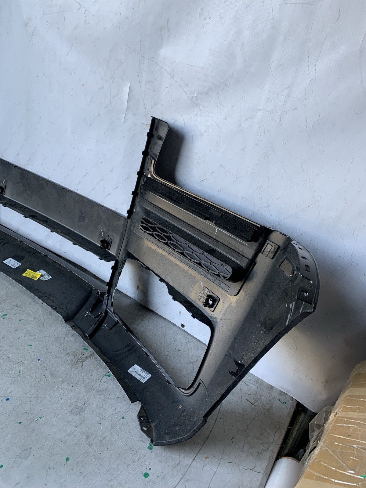 2018 - 2022 ROLLS ROYCE CULLINAN RR34 FRONT BUMPER COVER OEM