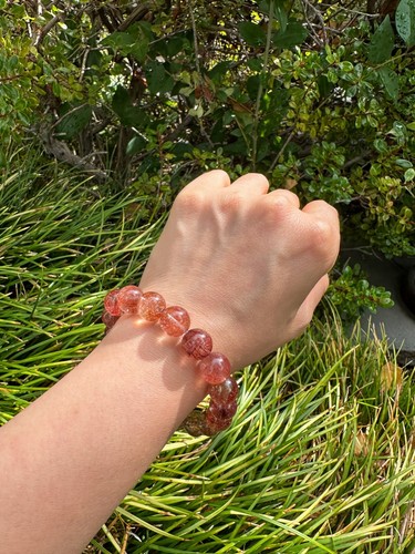 11.5mm Red Hair Quartz, Rutilated Quartz, Tourmalinated Quartz - Picture 9 of 10