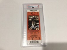 Drew Brees Rookie Cards Checklist and Autographed Memorabilia Guide 74