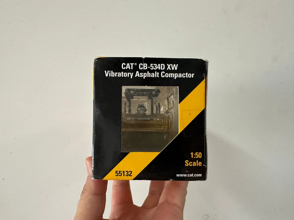 Norscot Cat CB-534D Vibratory Asphalt Compactor With Closed Cabin 1:50 55132 - Image 4 of 4