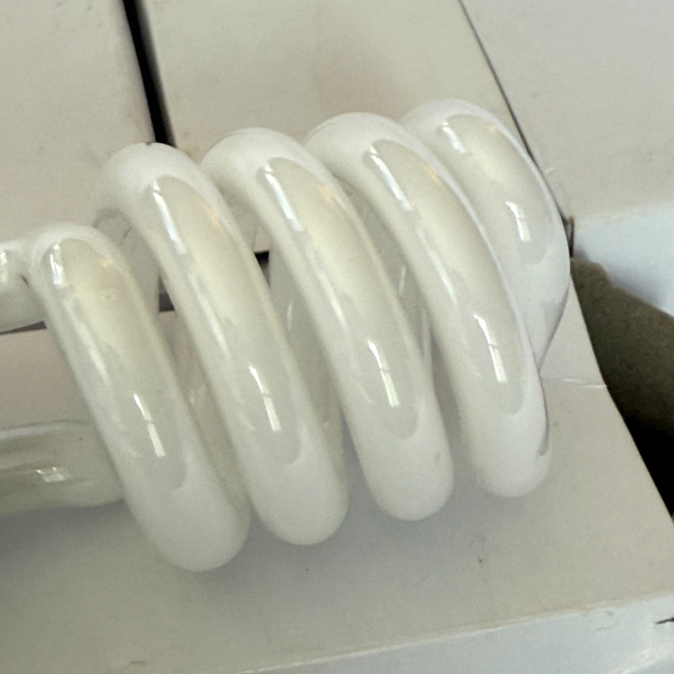 4PC PHOTO STUDIO CFL BULB 110V 40W 6400K 60HZ SPIRAL COMPACT FLUORESCENT LAMP - Image 4 of 4