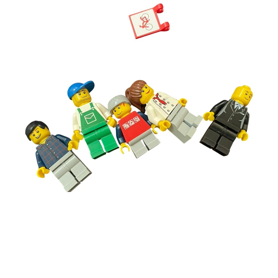 LEGO CITY: City Corner (7641) Used, Complete with all figures, box, and manual - Image 2 of 4