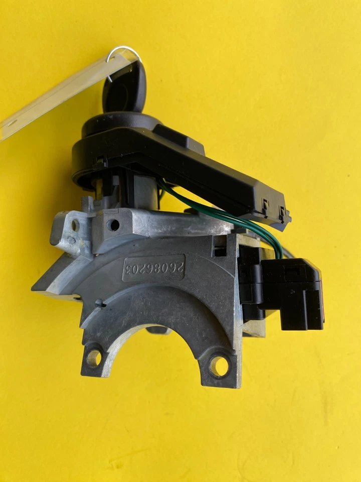 2007-13 CHEVY SILVERADO 1500 IGNITION SWITCH LOCK W/KEY IMMOBILIZER OEM 25861815 - Image 2 of 4