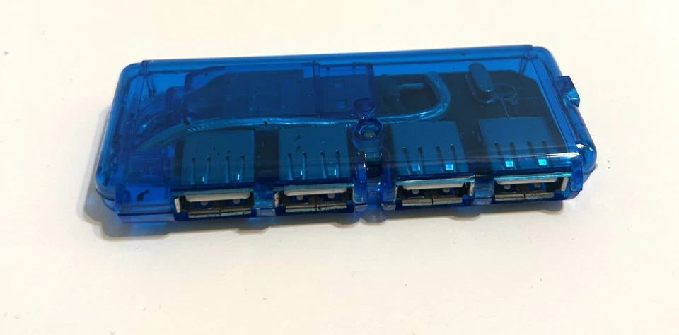 UH-174 4-Port USB 2.0 Seed Data Hub Blue W Carrying Bag - Image 2 of 4