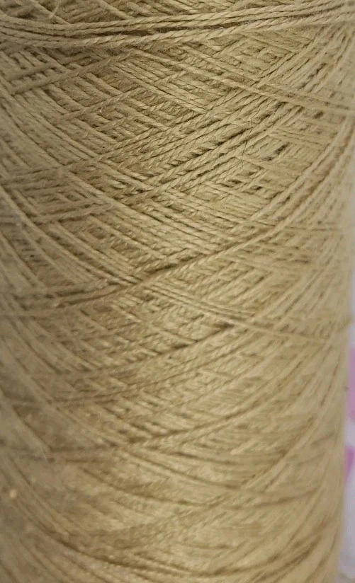 100 % reine Seide Garn Weben Stricken Häkeln 1 Pfund 6,6 Unzen Gold auf Kone