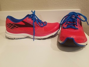 brooks launch 3 pink