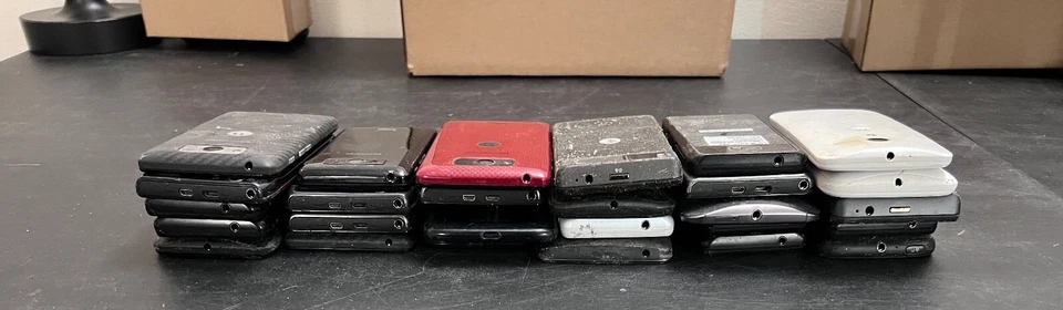 Lote de teléfonos inteligentes Motorola M4699 Droid Turbo 2 Verizon como están Foto 4 de 4