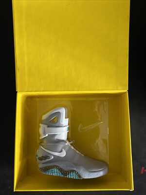 BACK TO THE FUTURE II NIKE MAG 4