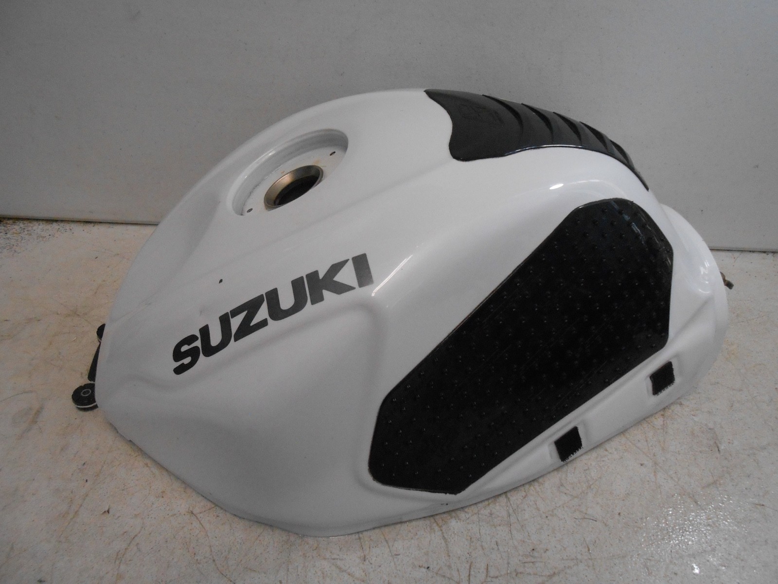 11-25 2011-2025 (2021) SUZUKI GSXR600 GSXR750 GSXR 600 750 OEM GAS FUEL TANK