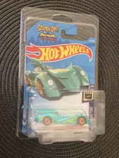 2017 Hot Wheels Scooby-Doo BATMOBILE Batman HW Screen Time in Protective Case