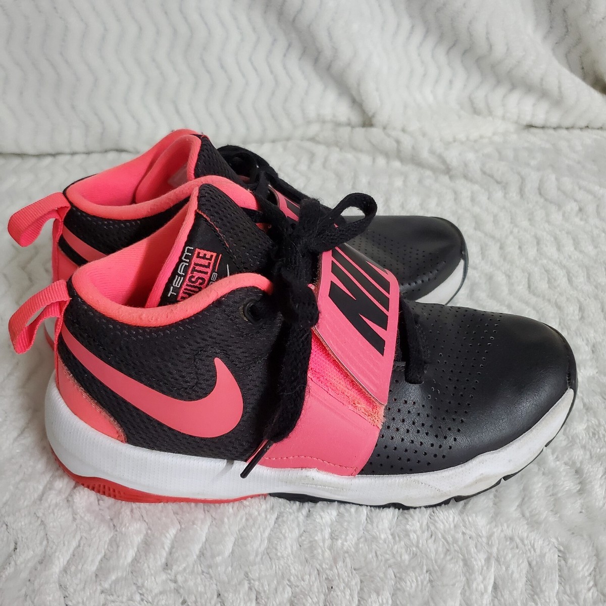 Team Hustle Nike Basketballschuhe Amazon NIKE TEAM HUSTLE