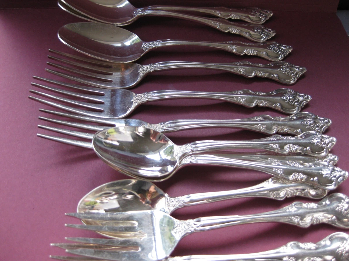 International deep silver best sale flatware