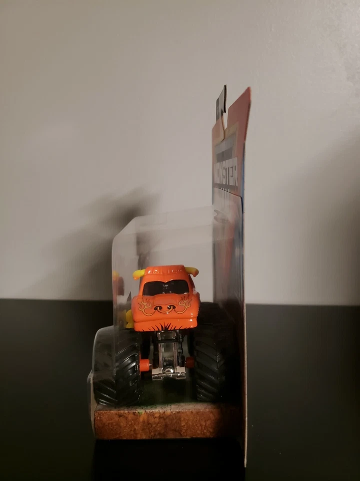 Литая модель Monster Jam 2019 Spin Master El Toro Loco Monster Jam масштаб 1:64 - Изображение 2 из 4