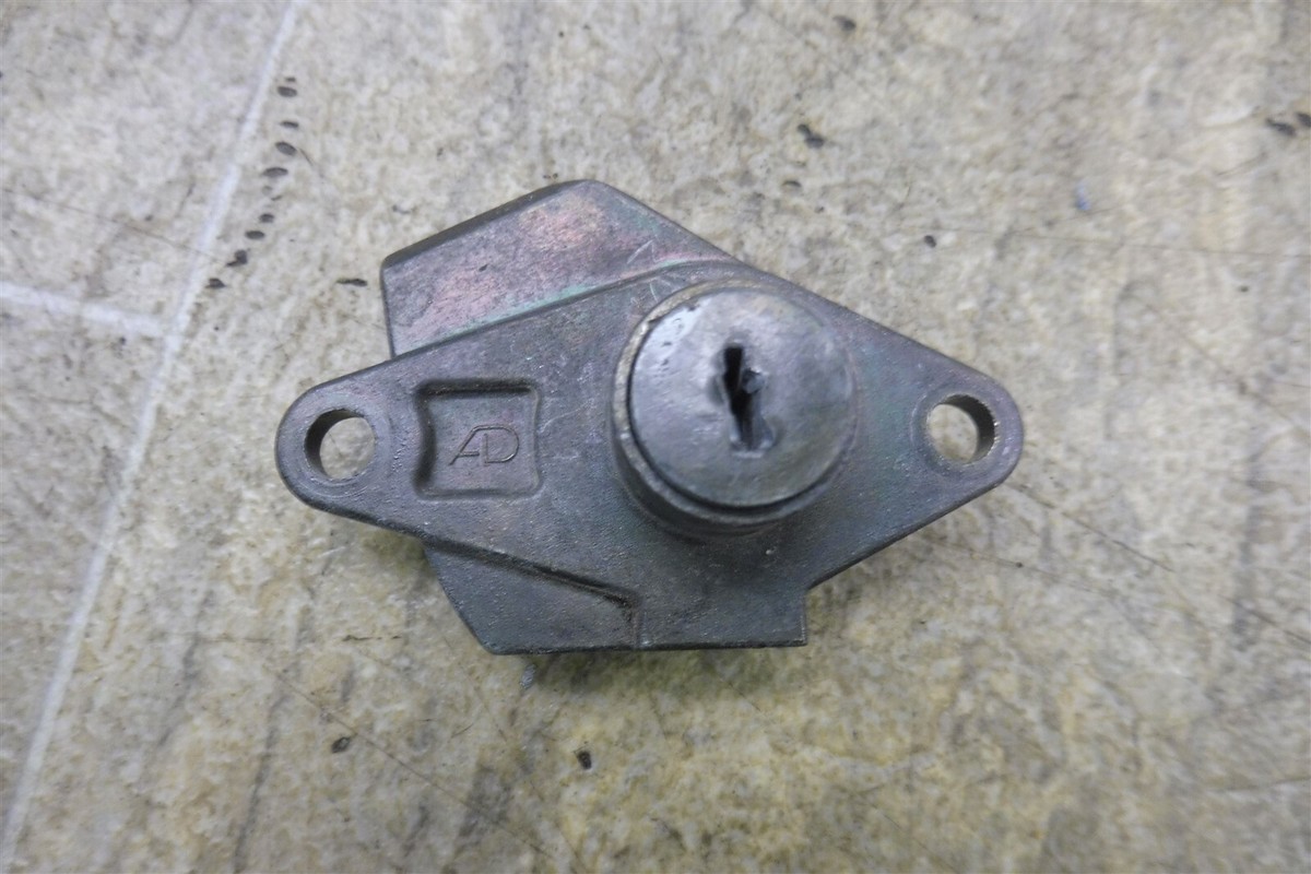 1999 Kawasaki ZX600 Ninja K153-1) ignition switch lock set no key