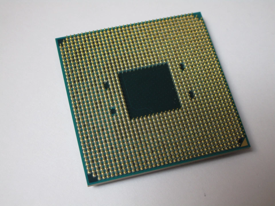 AMD Ryzen 3 PRO 1200 3,1 GHz cuatro núcleos CPU Socket AM4 YD1200BBM4KAE Foto 2 de 2