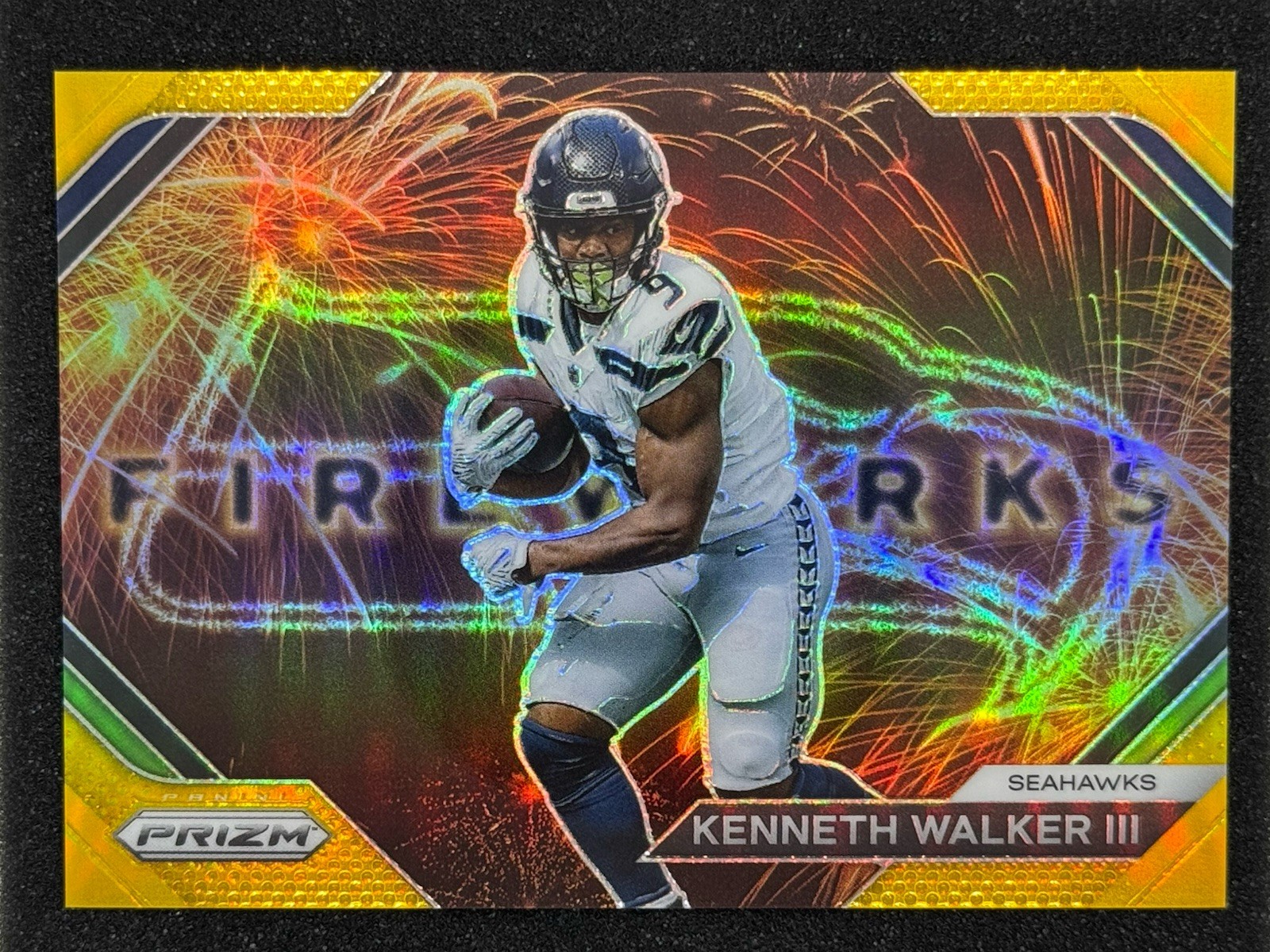 2023 Panini Prizm - Fireworks Kenneth Walker III #F-14 Gold Prizm /10 Seahawks