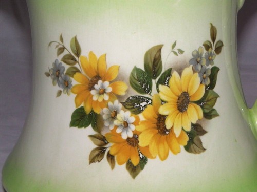 Vintage Sunflower Water Pitcher Green & White Pitcher Scalloped Edge Jug 7" - Imagen 9 de 11