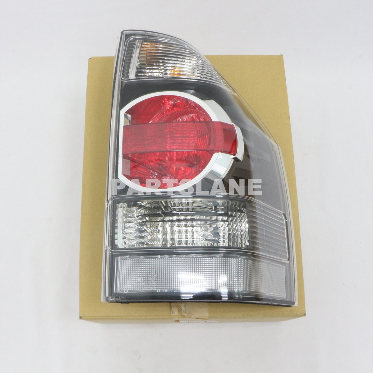 3737eさま 8330B185 Genuine Mitsubishi LAMP ASSY,TAIL,LH | eBay