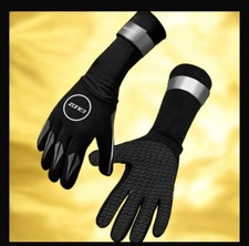 Image of Zone3 Neoprene Swim Gloves - Outdoor Swimming - Black/Silver